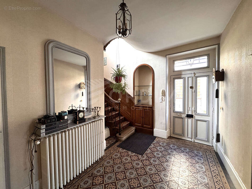 Maison à COSNE-COURS-SUR-LOIRE