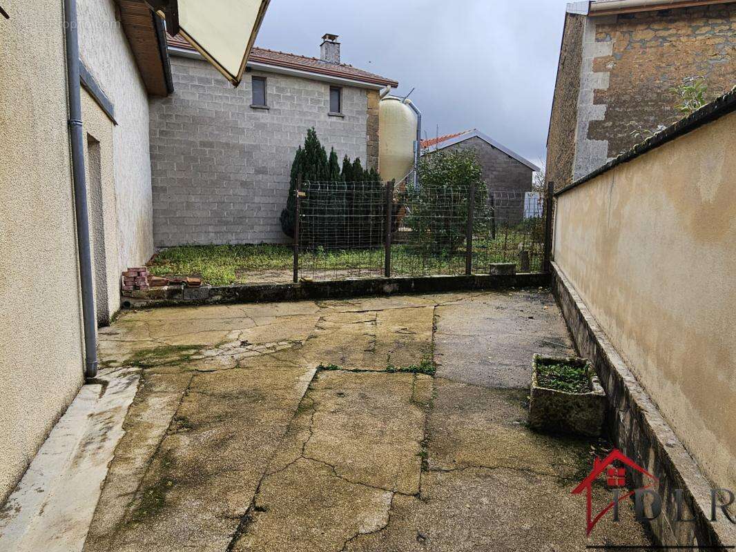 Maison à TROISFONTAINES-LA-VILLE