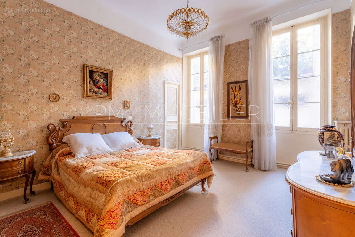 Appartement à MARSEILLE-1E