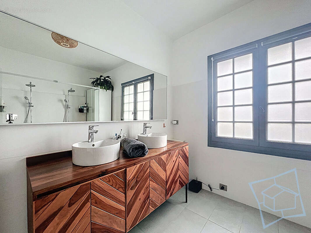 Appartement à BULLION