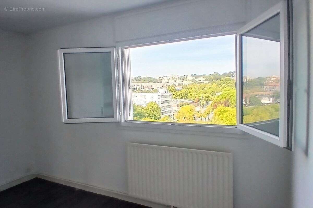 Appartement à MARSEILLE-11E