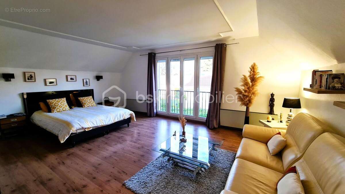 Maison à CLAYE-SOUILLY