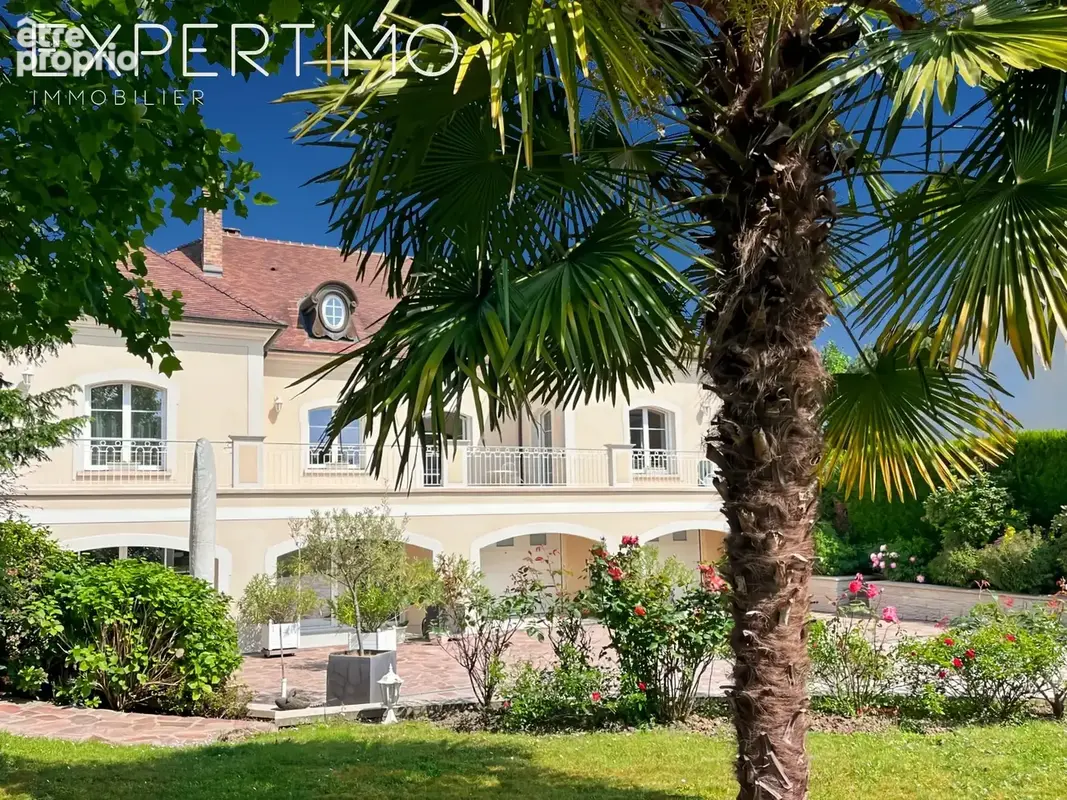 Propriete de caractere haut de gamme de 326 m2 aux volumes exceptionnels - photo 3