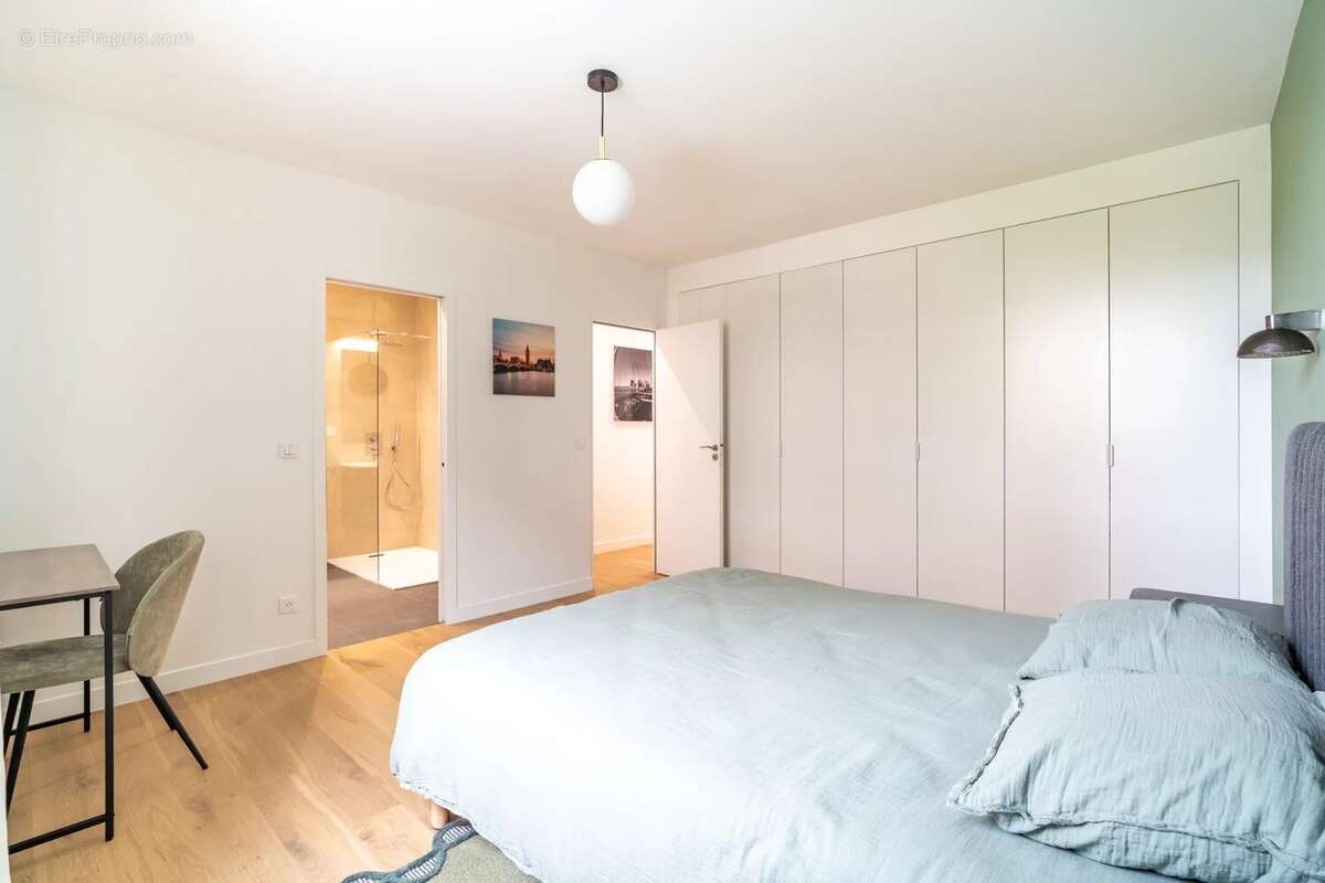 Appartement à SURESNES