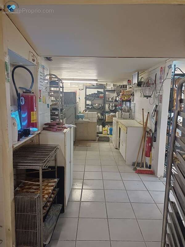 Commerce à PECHBONNIEU