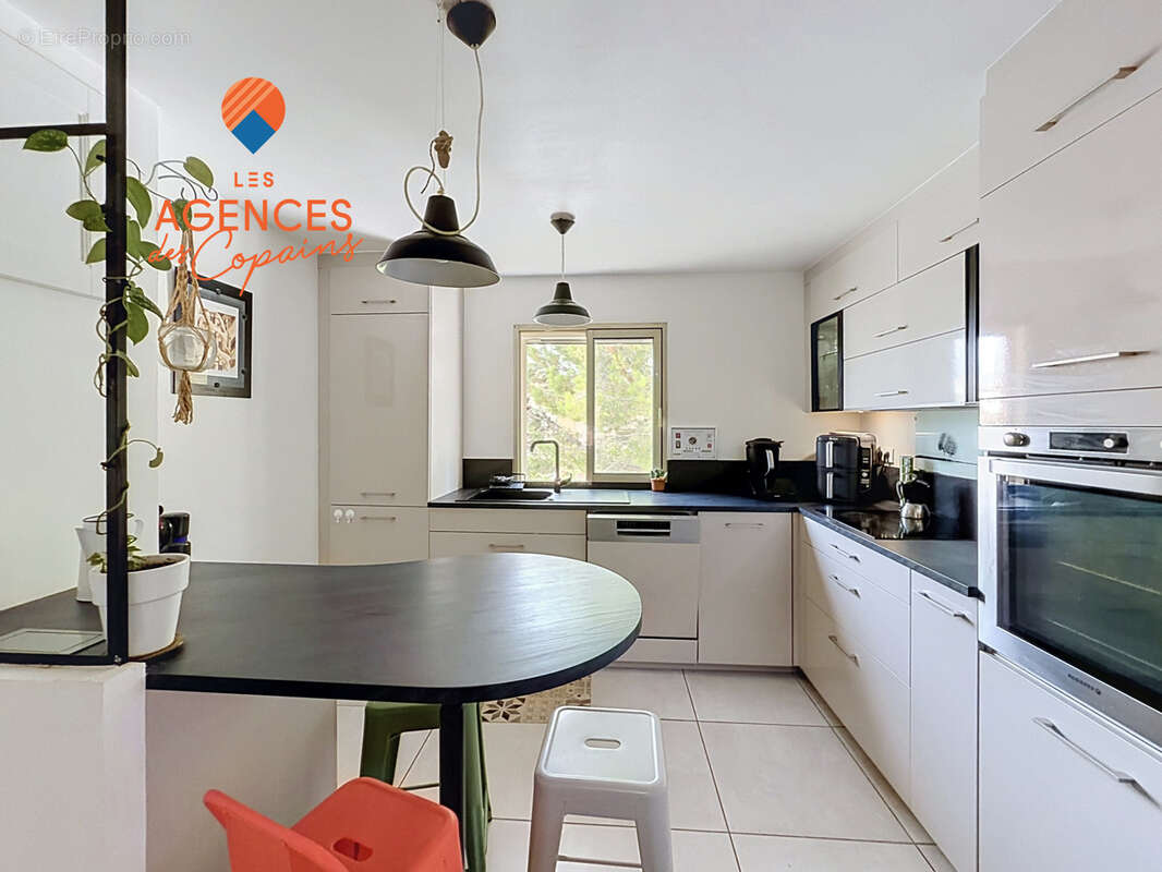 Saint-mandrier, pin rolland, magnifique t6, 135 m2 avec terrasse, plage et commerces a pied - photo 3
