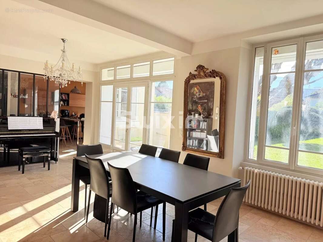 Maison à MONTELIMAR