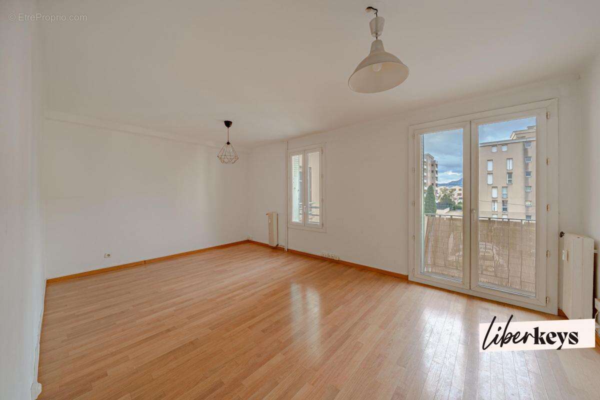 Appartement à MARSEILLE-10E
