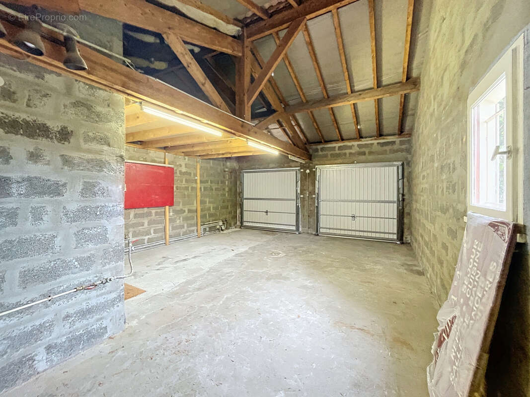 Maison à SAINT-GENIS-LAVAL