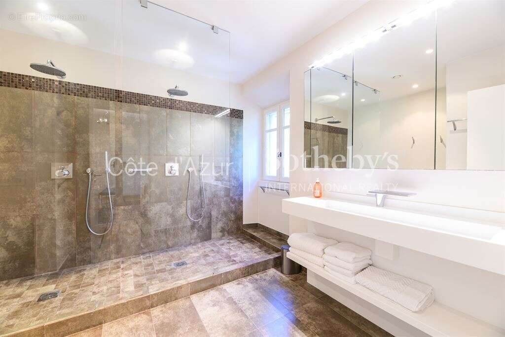 Appartement à SAINT-TROPEZ