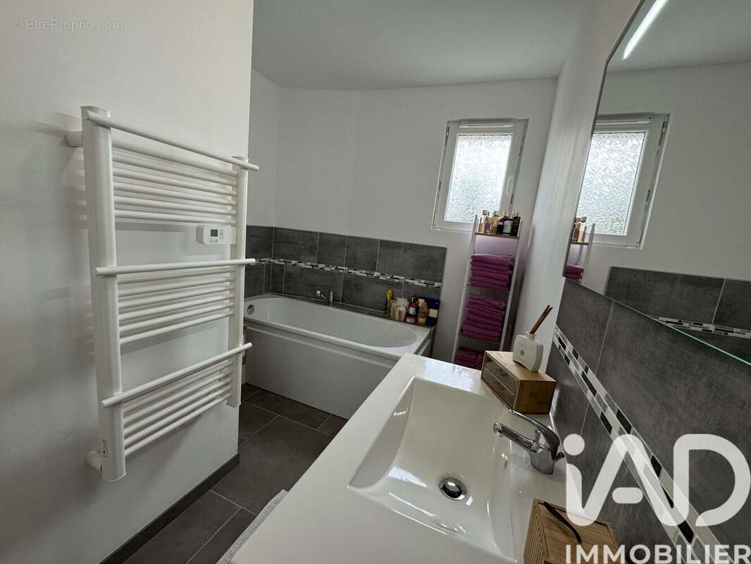 Maison 132 m² à La Chapelle-Sur-Loire  - photo 8