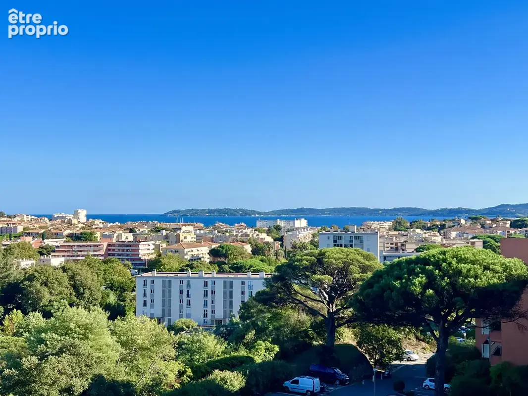 Appartement deux pièces dernier étage avec vue mer panoramique à Sainte Maxime - photo 1