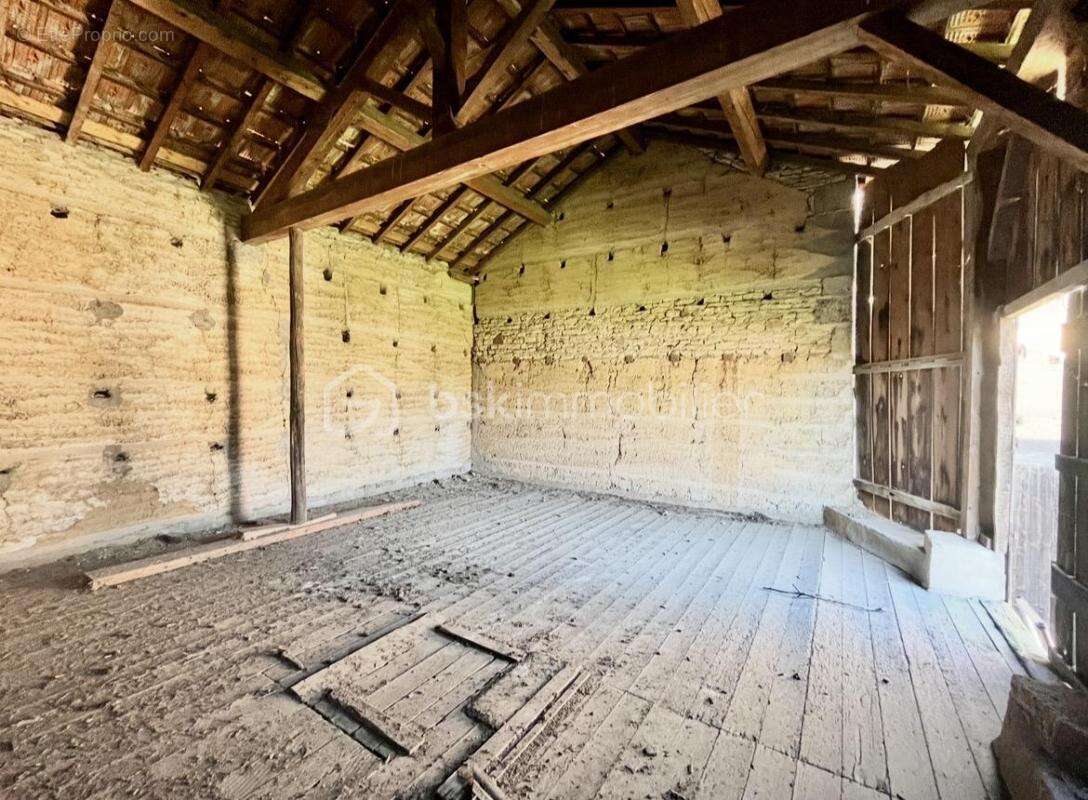 Maison à CRECHES-SUR-SAONE