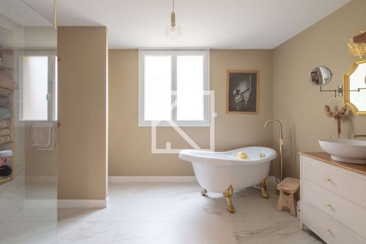 Maison à YVRE-L&#039;EVEQUE