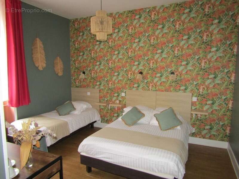 Commerce à LE BUGUE