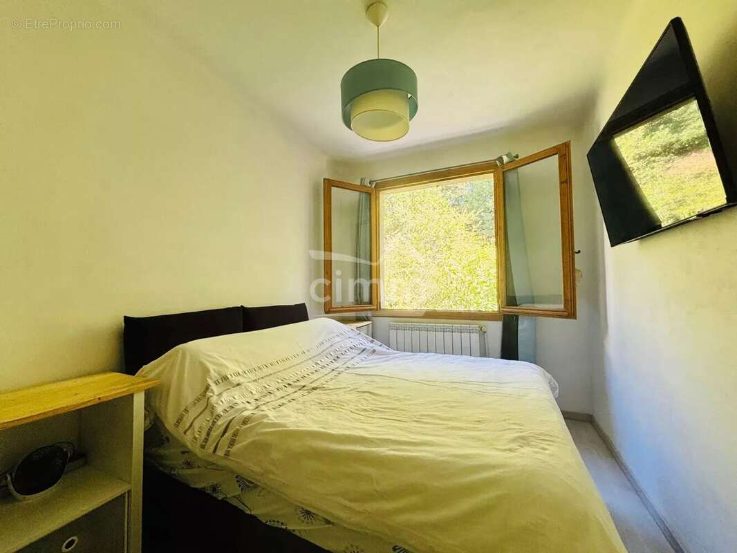 Maison à LARAGNE-MONTEGLIN