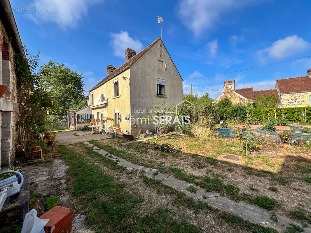 Ensemble immobilier à vendre à Vrigny - Un projet à fort potentiel ! - photo 3