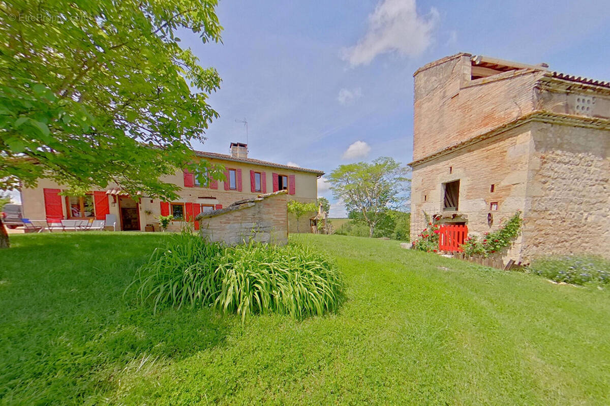 Maison à CAUSSADE