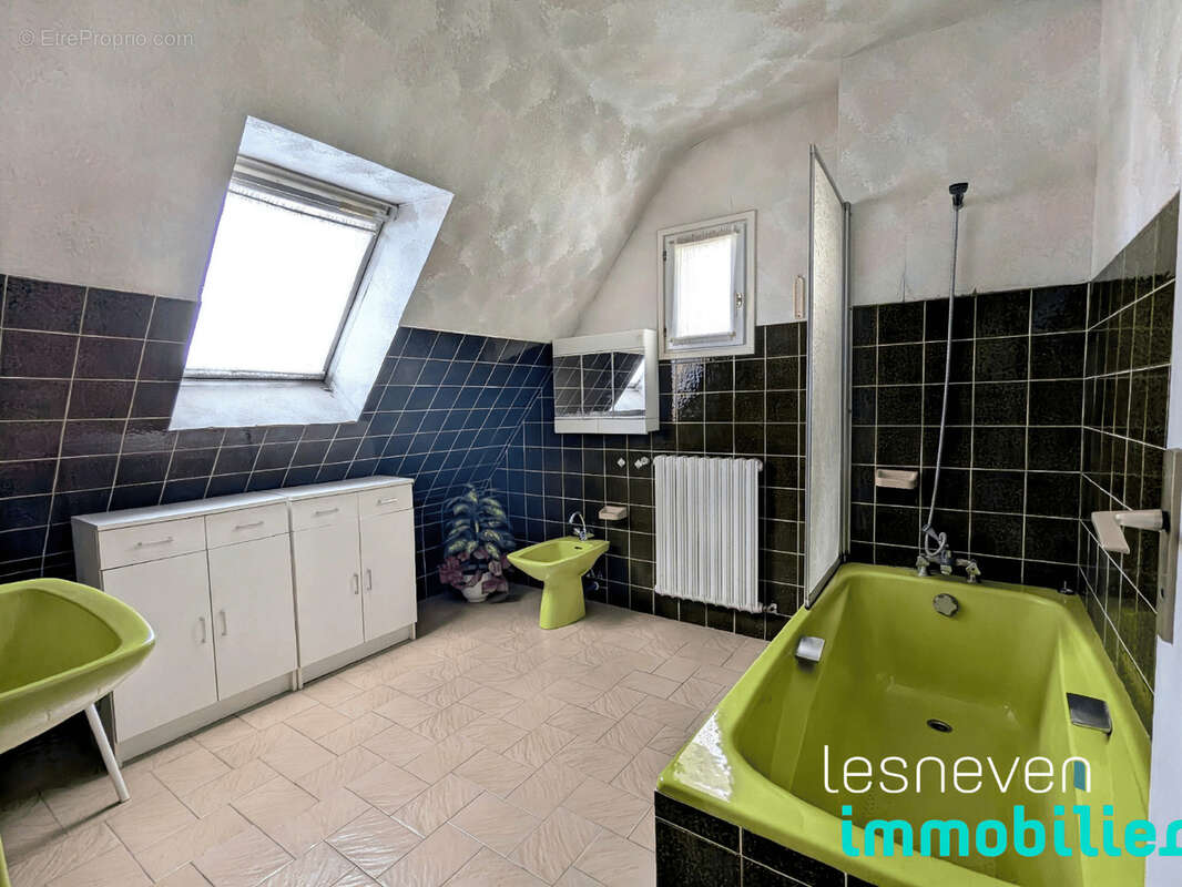 Maison à PLOUNEOUR-TREZ