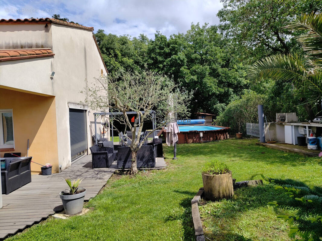 Maison à REYNES