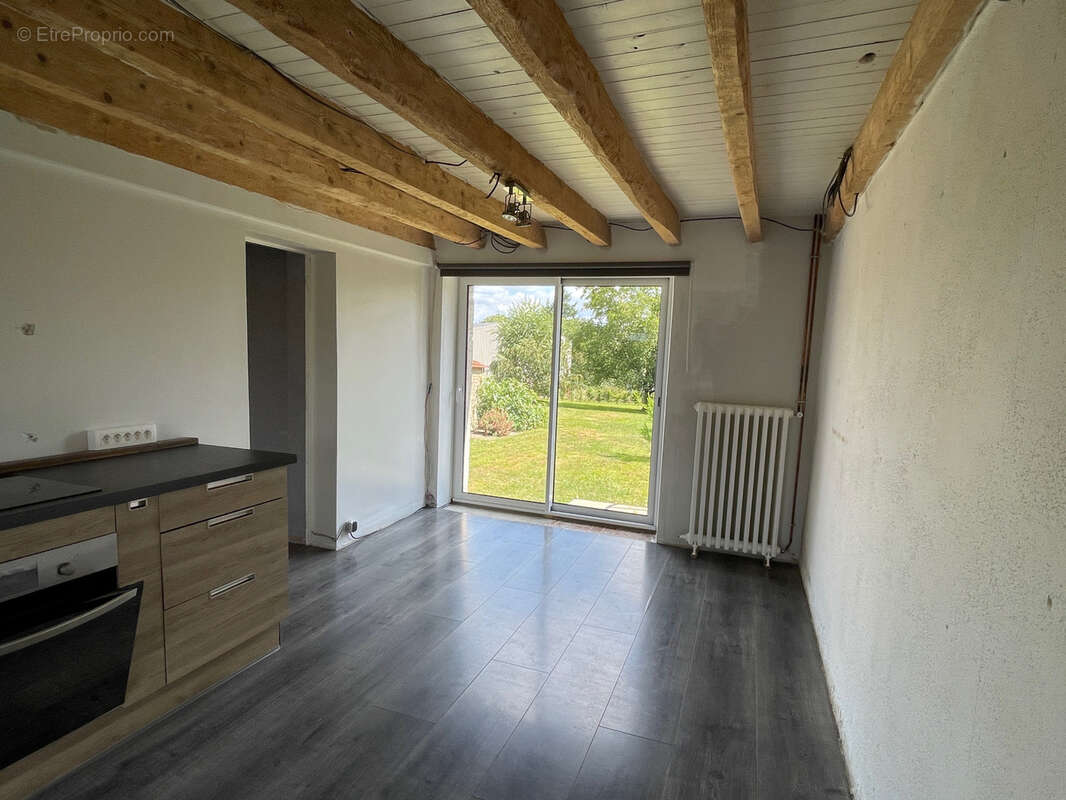 Maison à SAINT-MARCEL-EN-MARCILLAT