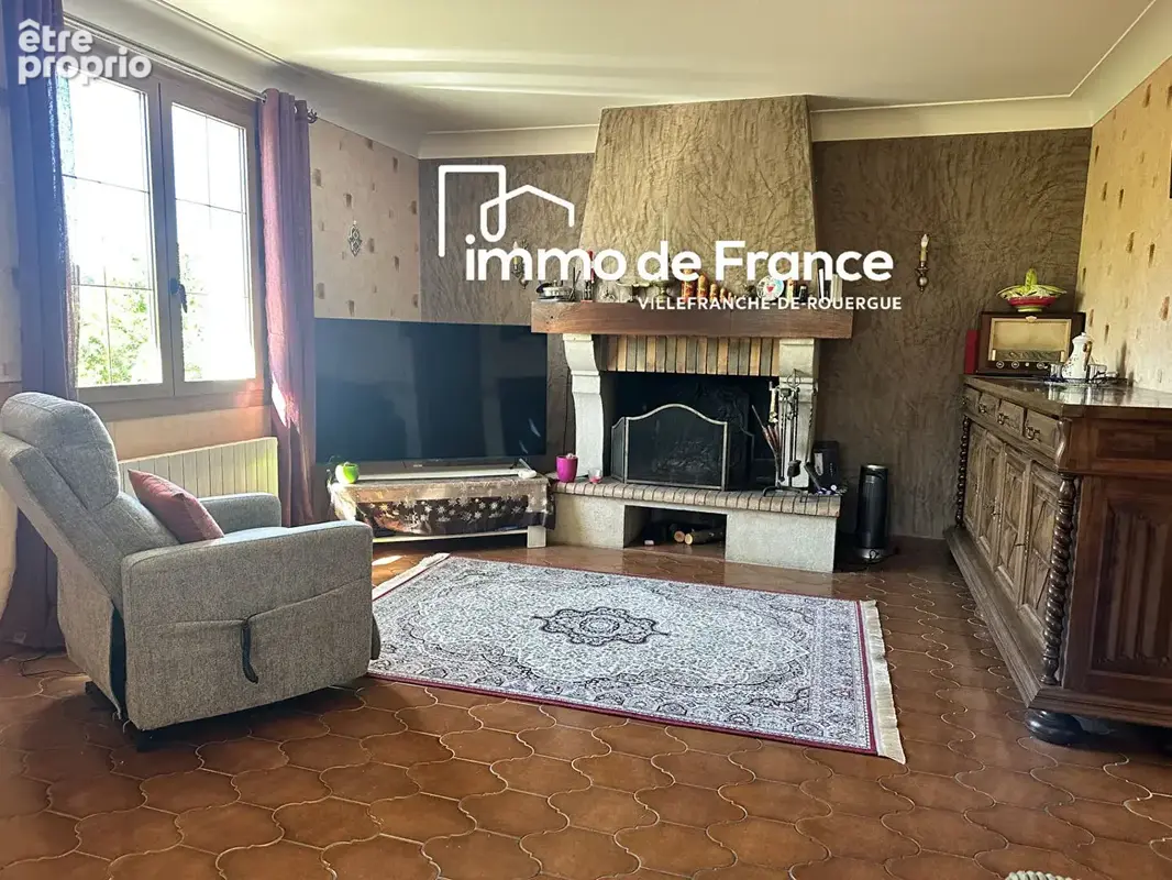 Villefranche de Rouergue maison 5 chambres, bureau, sous-sol total et terrain clos de murs de  1565 m² - photo 4