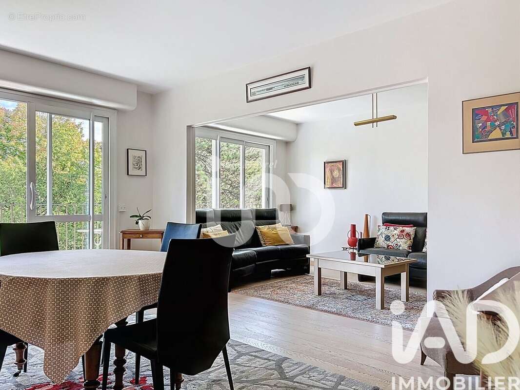 Photo 2 - Appartement à LE PLESSIS-BOUCHARD