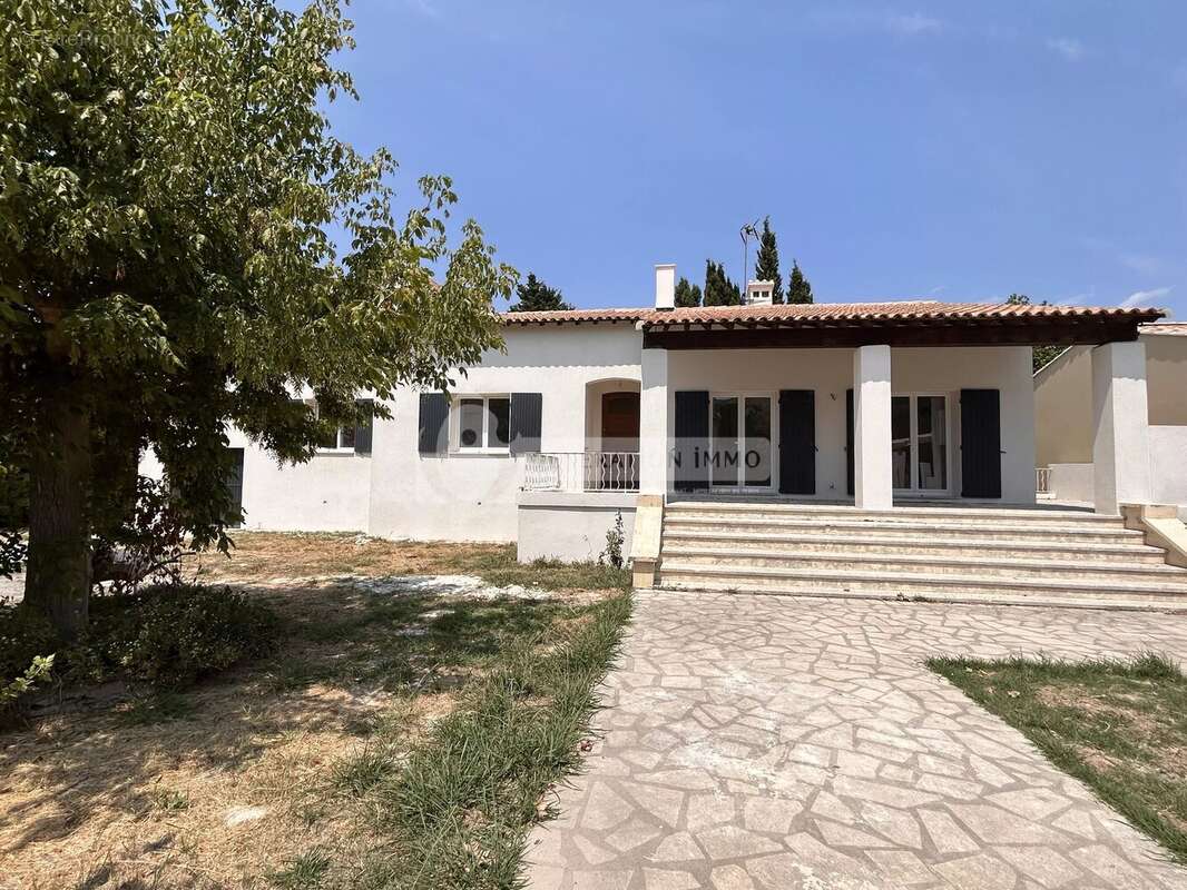 Fontvieille - Maison rénovée 4 chambres - photo 16