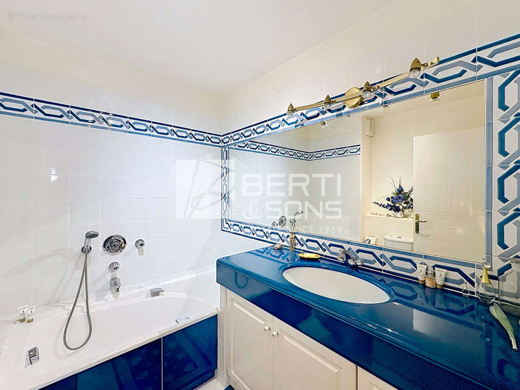 Appartement à MANDELIEU-LA-NAPOULE