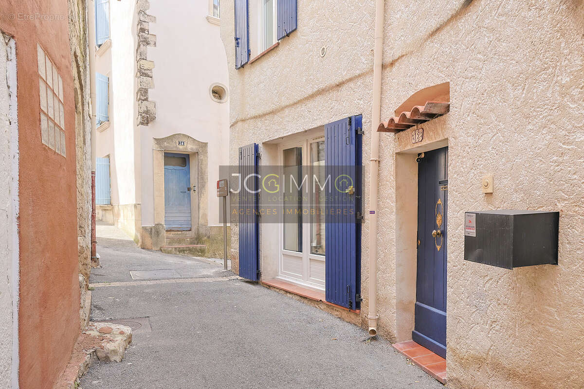 Appartement à CUERS