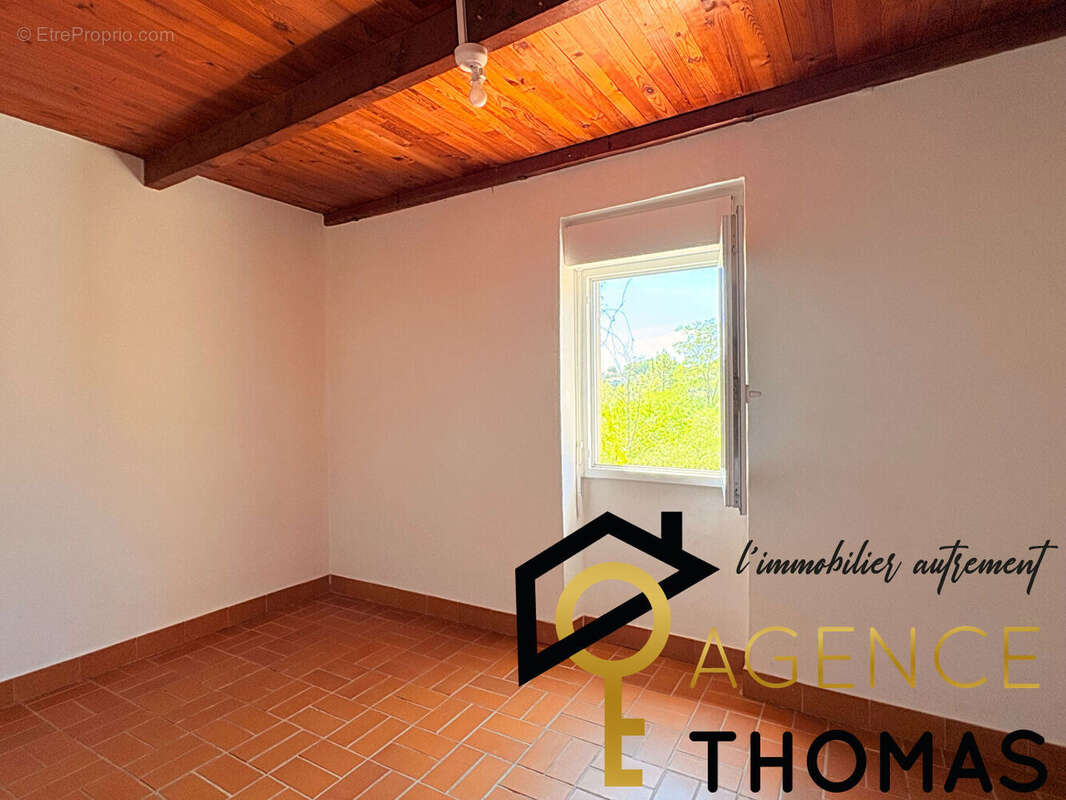 Maison en pierre 164m2 composée de deux logements Largentière - photo 10