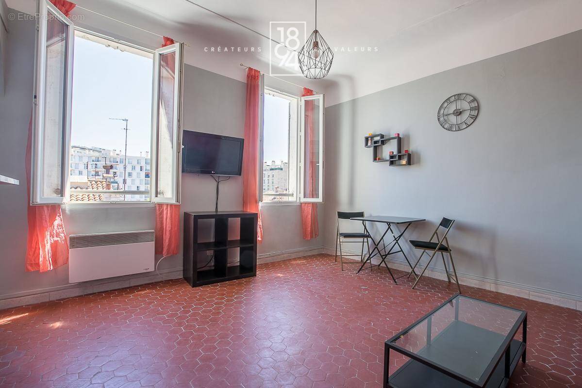 Appartement à MARSEILLE-5E