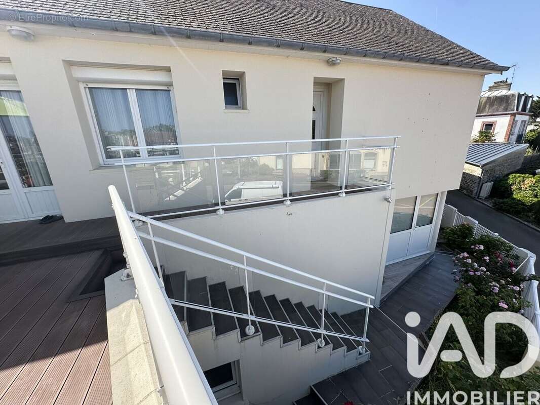 Maison 110 m² à Saint-Pair-Sur-Mer  - photo 3