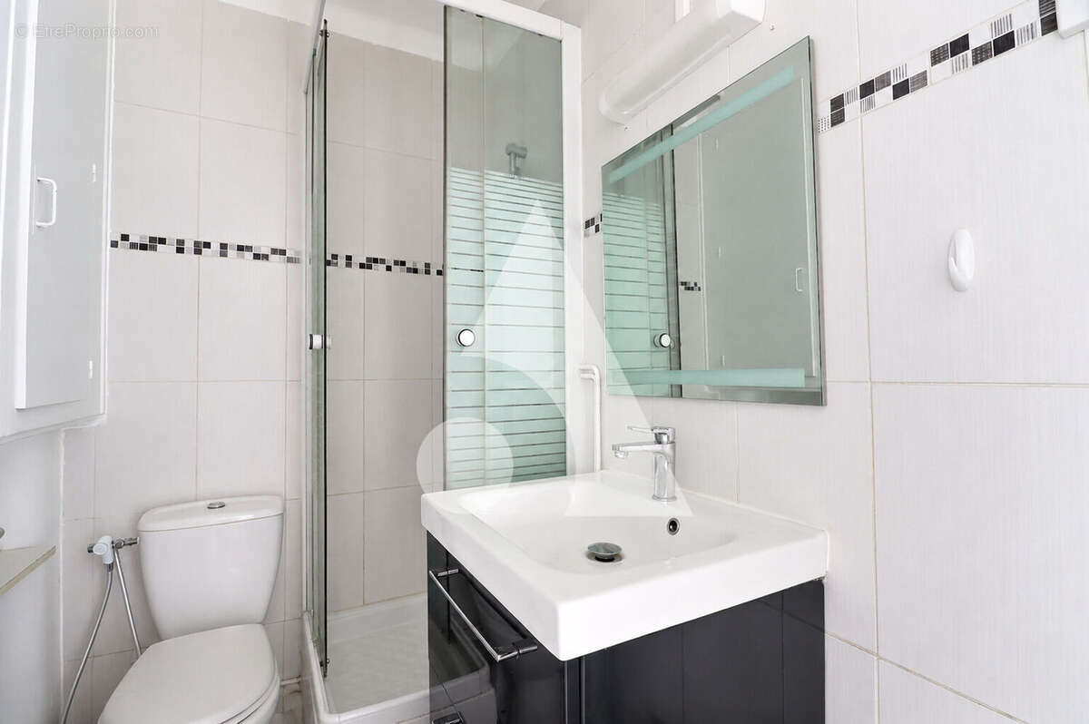 Appartement à LES LILAS