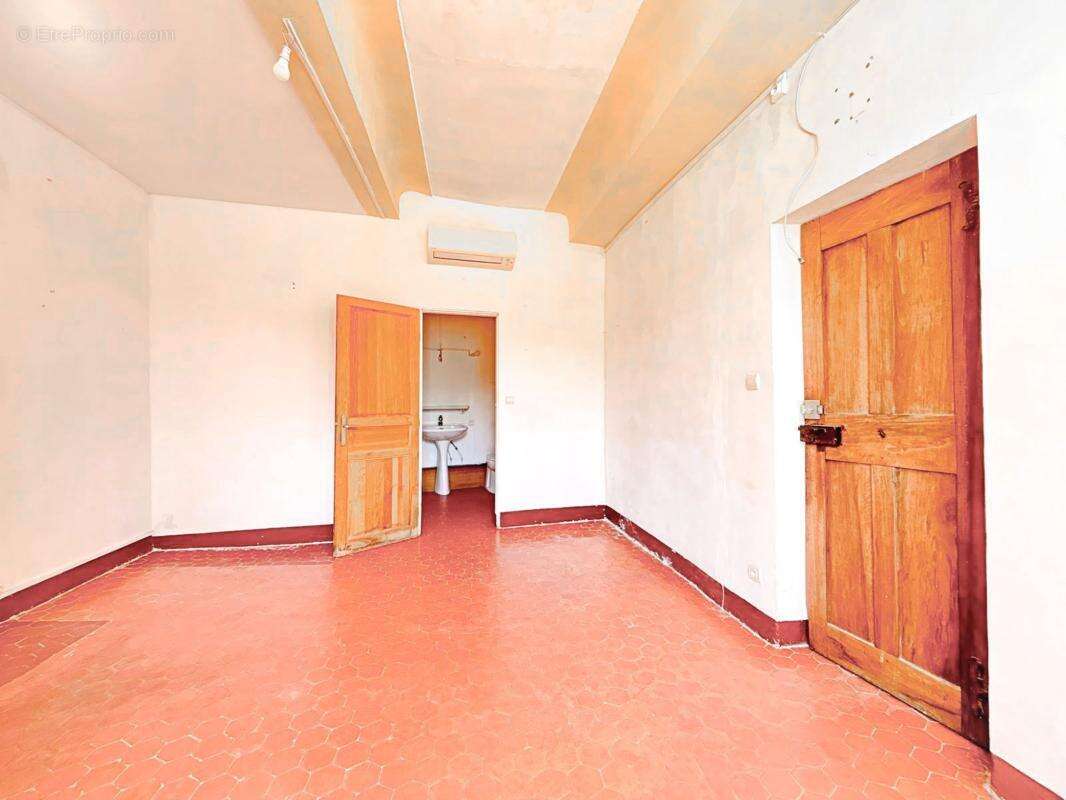 Maison à GINASSERVIS