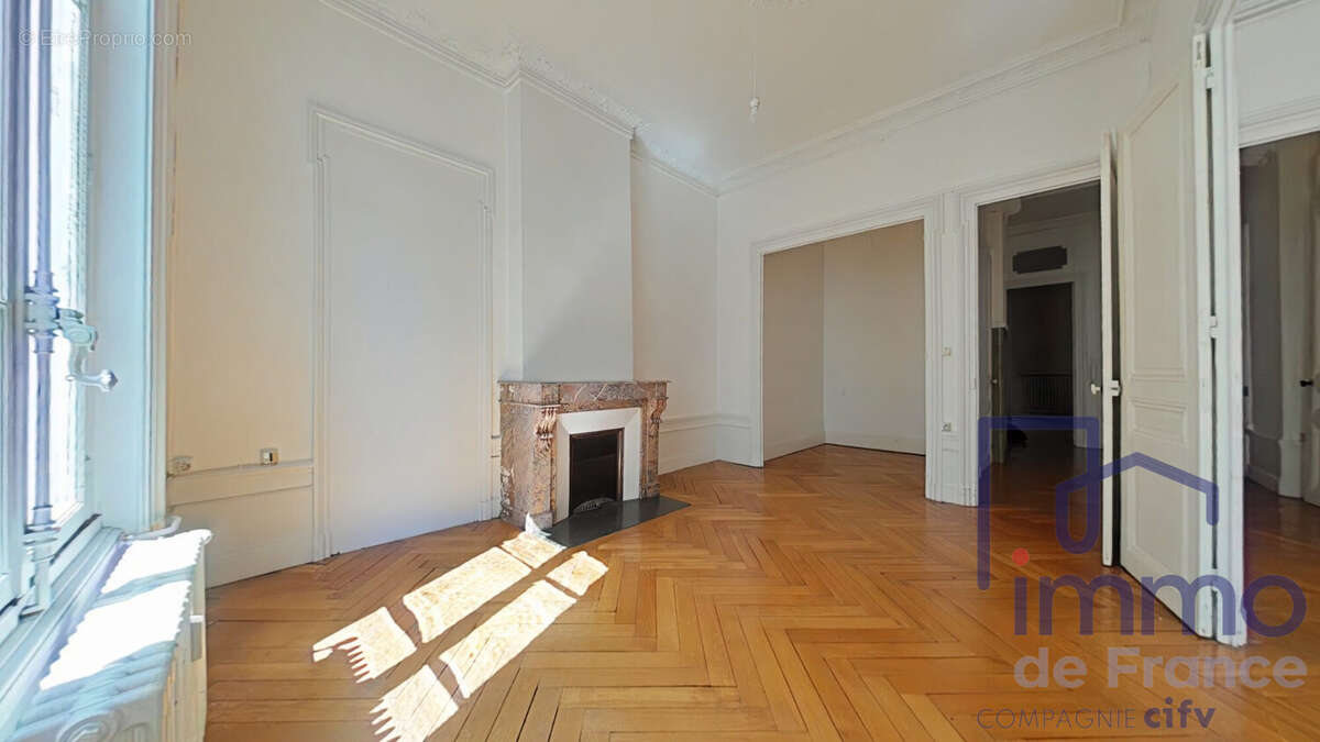 Appartement 111 m² à Saint-Etienne  - photo 3