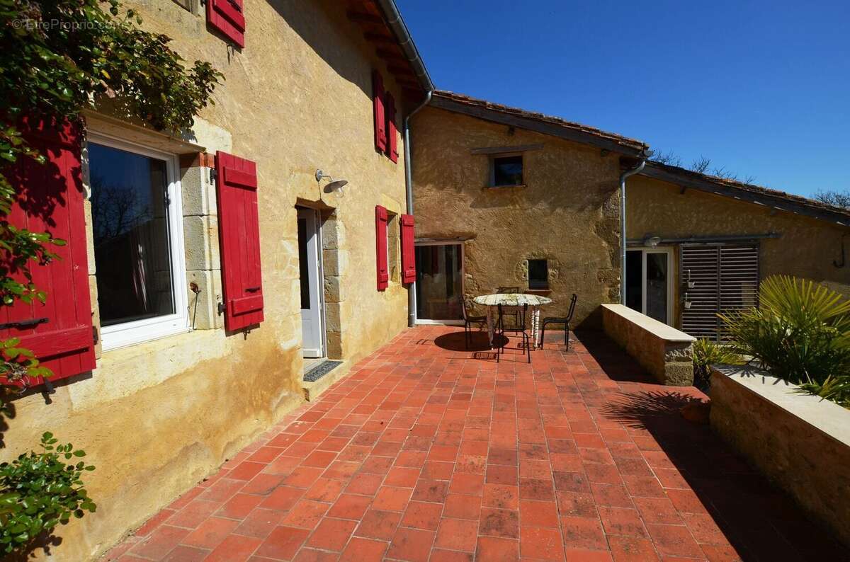122 - Maison à VIC-FEZENSAC