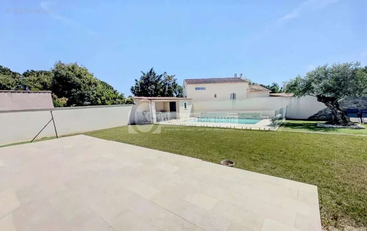 Maison à SAINT-MARTIN-DE-CRAU