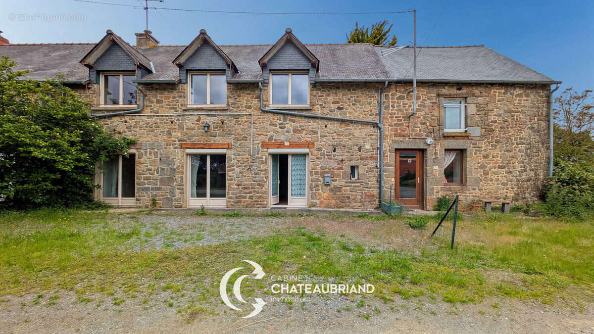 Ensemble immobilier 2 maisons hangar terrain 2753 m² Dingé - photo 2
