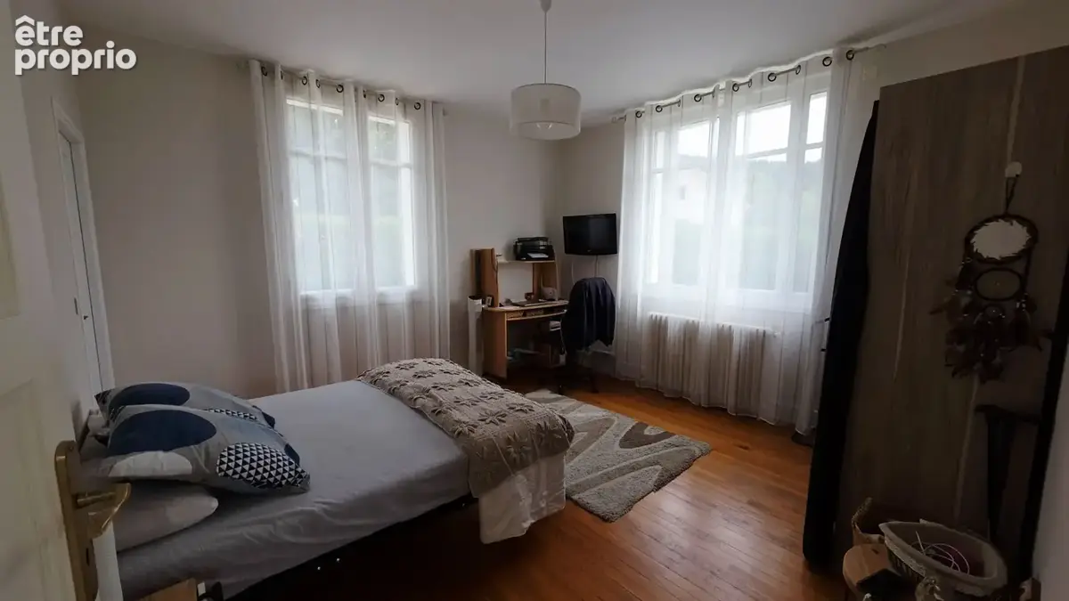 Maison Oyonnax 9 pièce(s) 268 m2 - photo 5