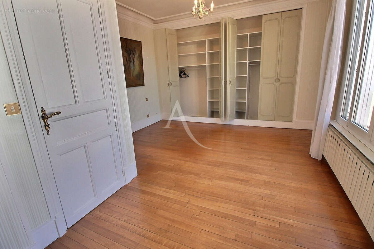 Maison à CHOISY-LE-ROI