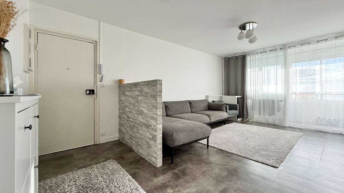 Appartement à CORBEIL-ESSONNES