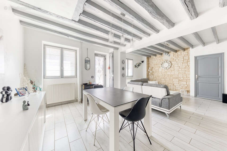 Maison à FONTENAY-TRESIGNY
