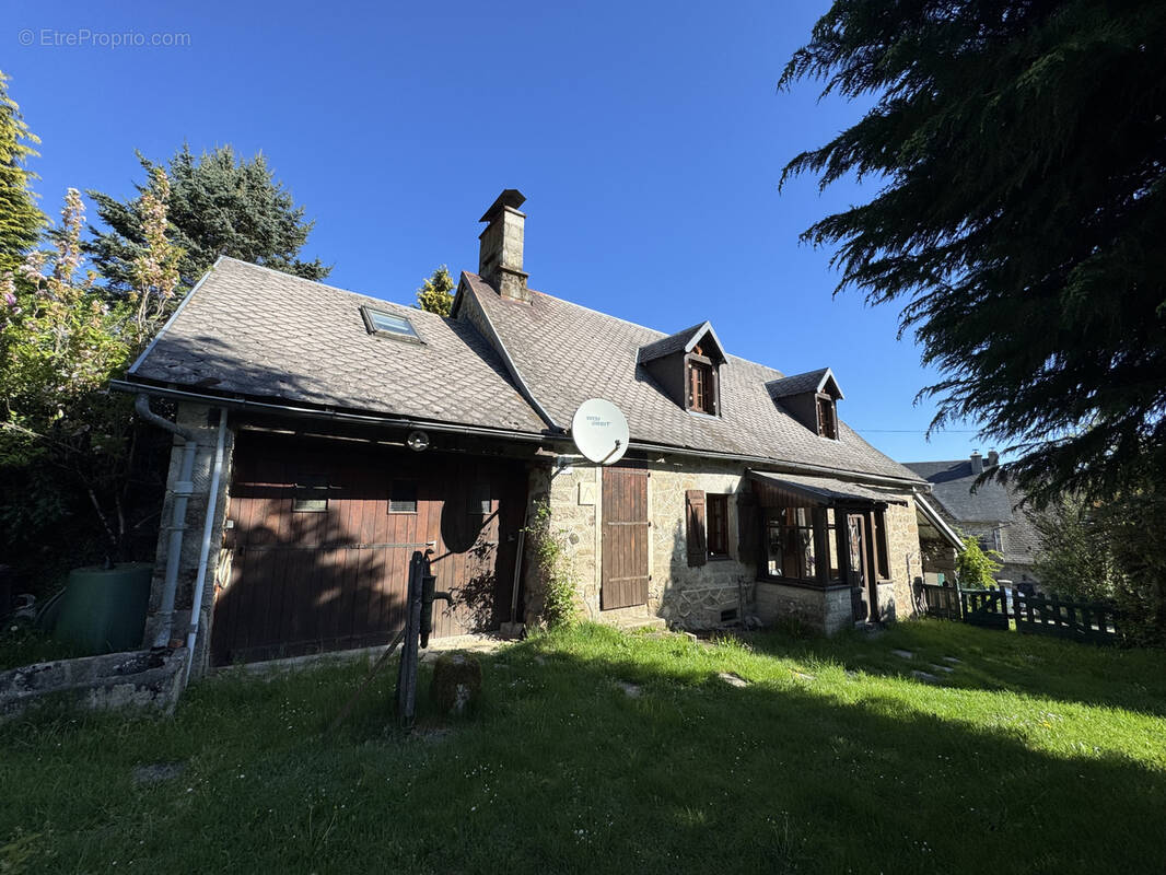 Maison à LIGINIAC