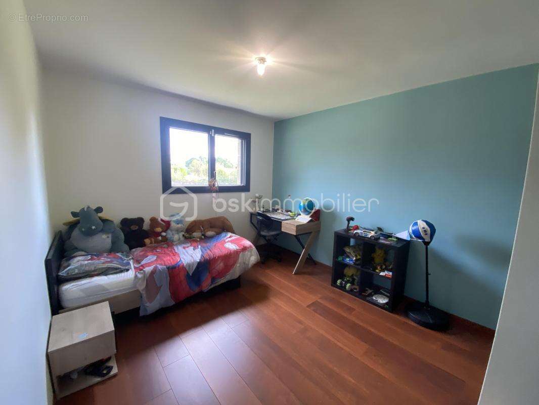 Maison 244 m² à Bellevue-La-Montagne  - photo 8
