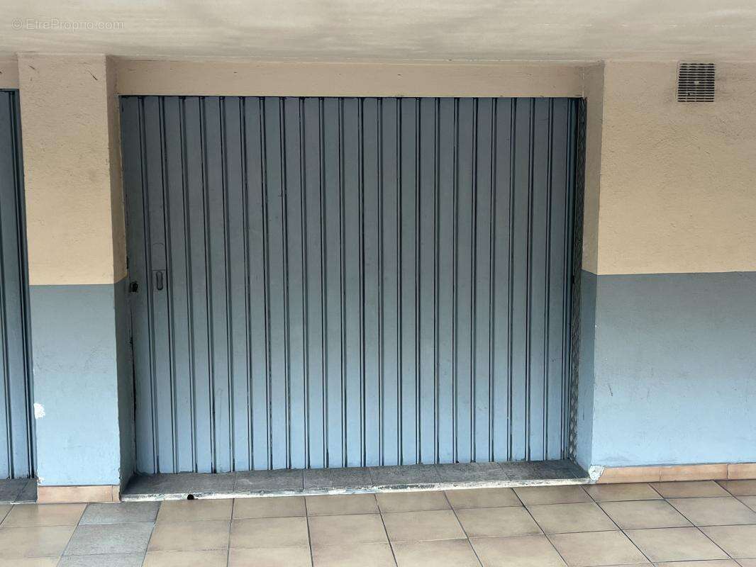 Parking à ANTIBES