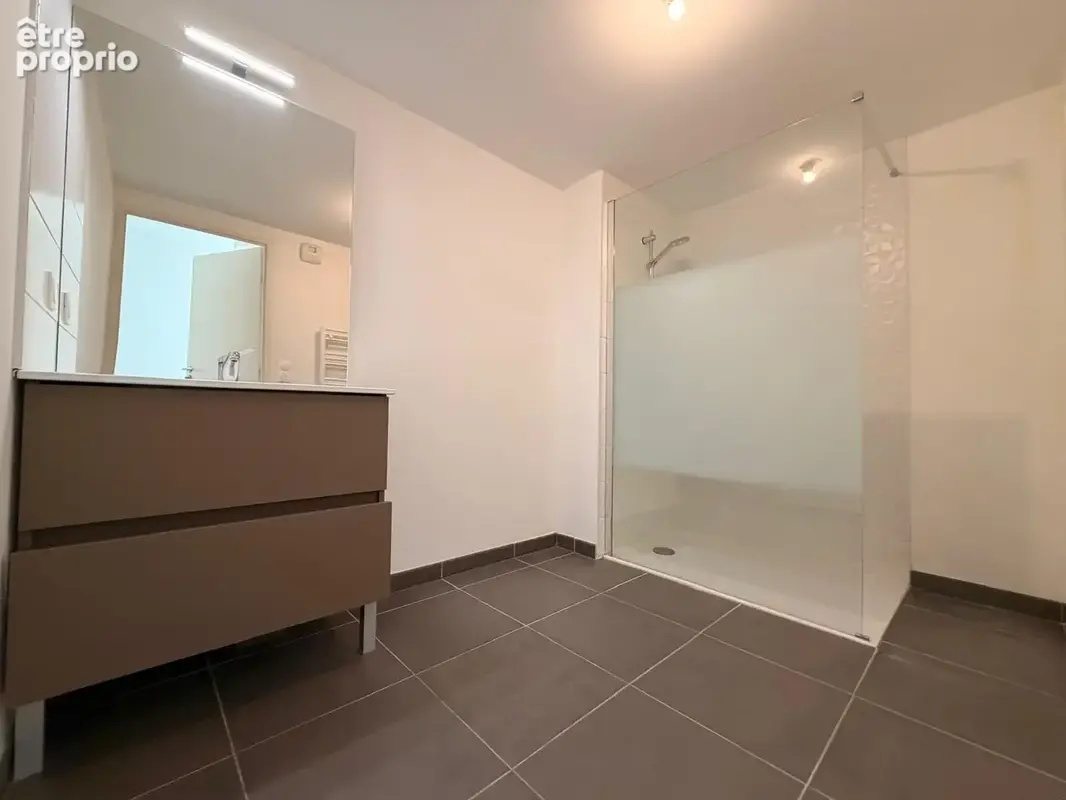 NIMES MONT DUPLAN Magnifique appartement 3 pièces de 70 m2 avec terrasse de 42 m2 et double parking - photo 15