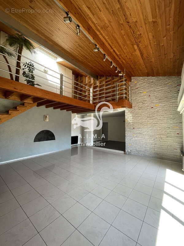 MIOS.Maison d'architecte, 5 chambres, sur environ 1 900 m2.. - photo 2