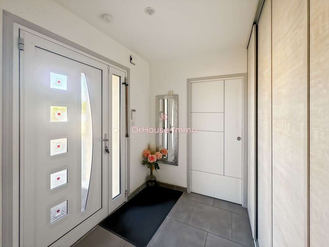 Maison 141 m² à La Suze-Sur-Sarthe  - photo 2