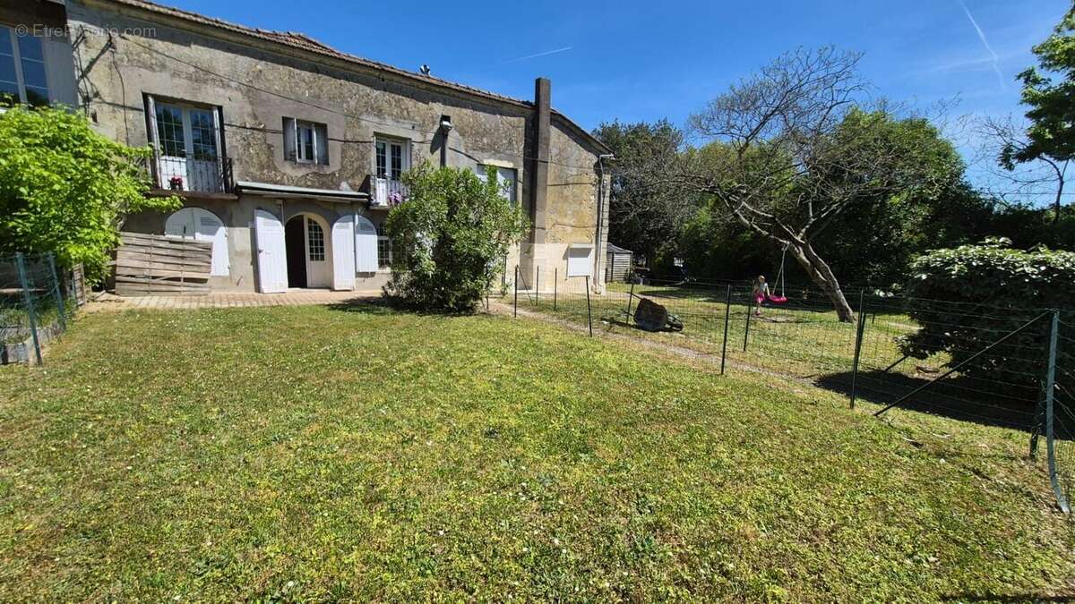 Appartement à CARBON-BLANC